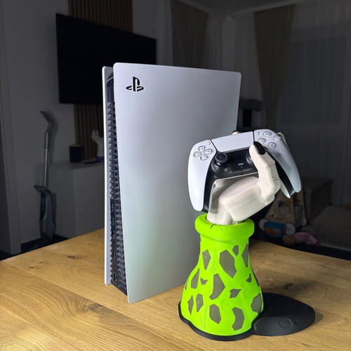 Dragonball stand for PS5 controller and more new