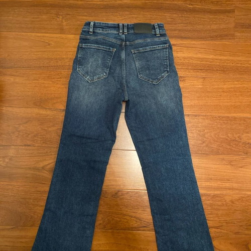 Jeans like new with slits at hem, elastic fit