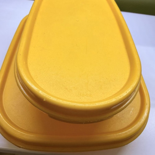 Tupperware set of 2 food containers with lids, 300 ml & 400 ml