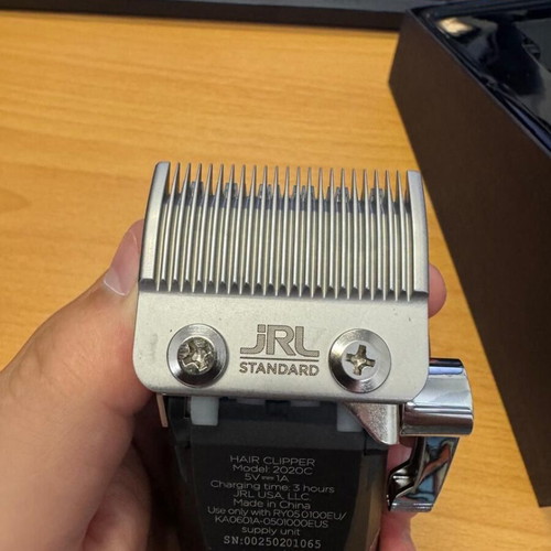 JRL 2020C Hair Clipper brand new, silver color