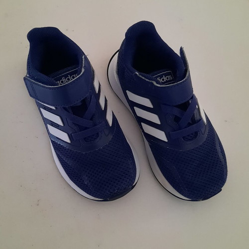 Adidas sports shoes size 24 like new, blue with white stripes