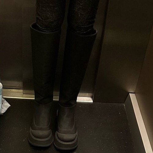 Zara Rubberized Boots Size 38 Like New, Waterproof Platform