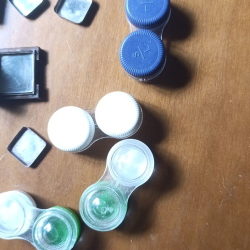 Empty containers for cosmetic samples used, pack of 16