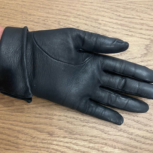 Bally leather gloves like new, black, with 100% silk lining