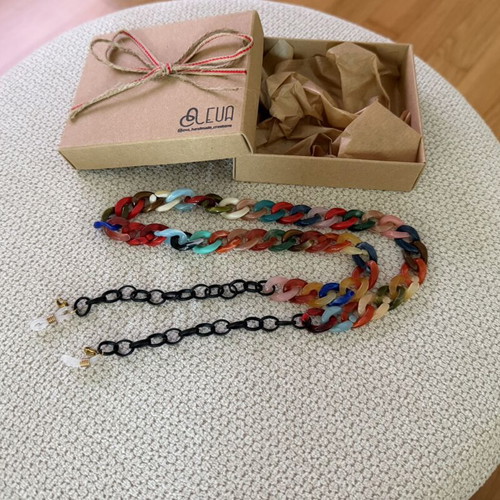 Handmade eyeglass chain like new, multicolor