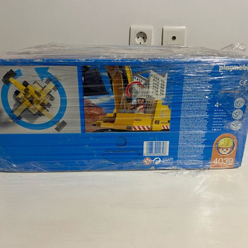 Playmobil 4039 Heavy Duty Excavator like new, sealed