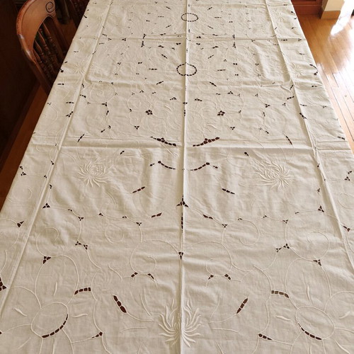 Handmade cutwork tablecloth like new 160x250