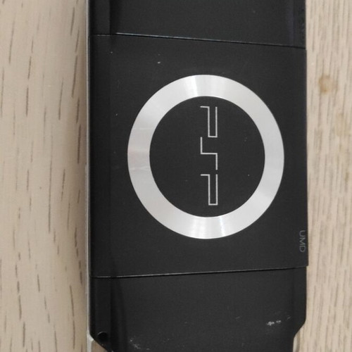 Sony PSP 3004 μεταχειρισμένο με οθόνη LCD 4,3 ιντσών και Wi-Fi