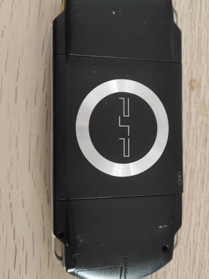 Sony PSP 3004 μεταχειρισμένο με οθόνη LCD 4,3 ιντσών και Wi-Fi