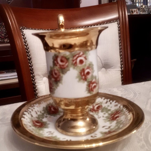 Tea cup with saucer Kaiser brand like new, gilded