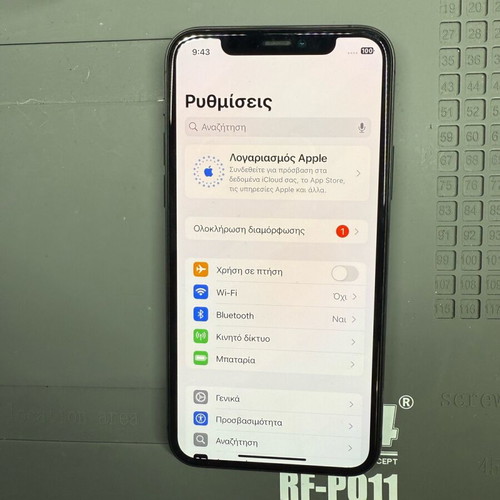 iPhone 11 Pro 64GB like new, black, with new battery