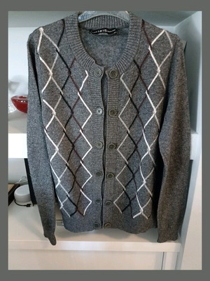 Pringle of Scotland cardigan new, medium size, multicolor