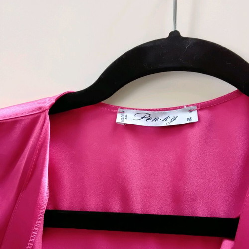 Satin robe like new fuchsia color size M