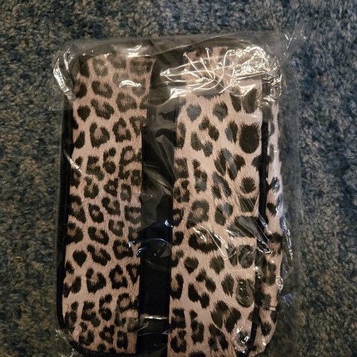 Cosmetic bag new leopard print 22×14 multicolor