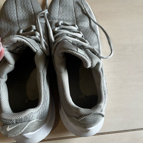 Nike athletic shoes like new, size 44, khaki