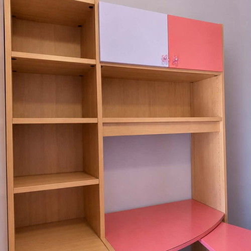 Modeco desk bookshelf
