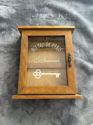 Wooden key holder with 6 slots and glass new