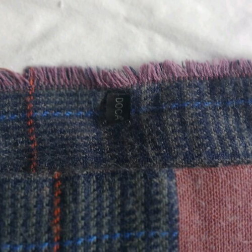 Bordeaux scarf with blue detail DOCA used
