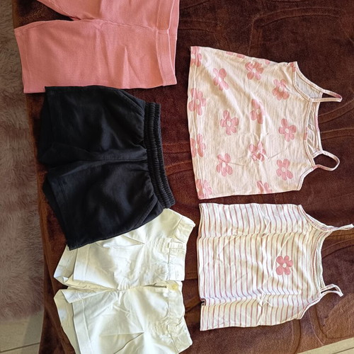 Girls' clothes pack for ages 5 and 6 like new, multicolored