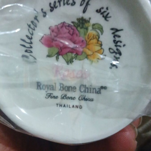 Royal Bone China set of 4 collectible porcelain mugs new