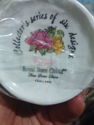 Royal Bone China set of 4 collectible porcelain mugs new