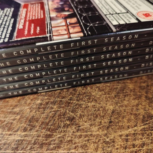 Prison Break DVD used, the complete first season, 6-disc set, English subtitles