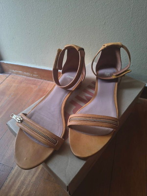 Camper Twins πέδιλα χαμηλού τακουνιού νούμερο 41 σαν καινούργια, ταμπά δέρμα