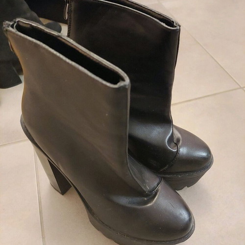 High-heeled ankle boots used, size 38, black