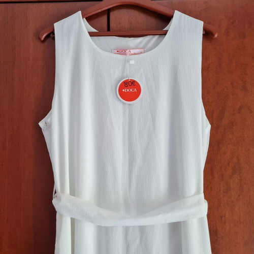 Doca dress new, white, fits small and medium sizes