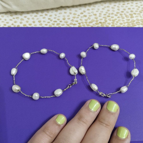 Pearl hand bracelets set like new, 2 pieces