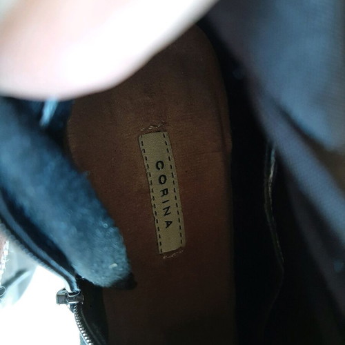 Corina suede boots like new, black, size 39