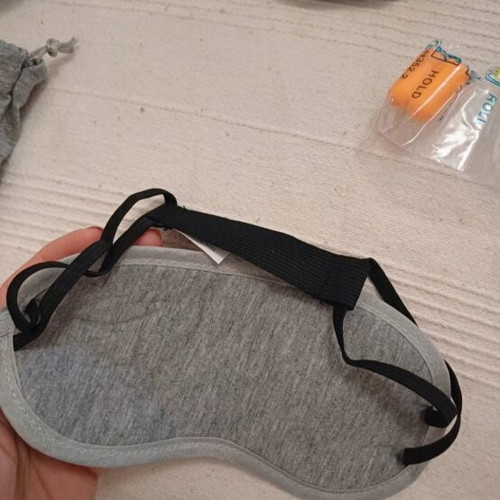 Samsung travel set new with mask, pillow and earplugs