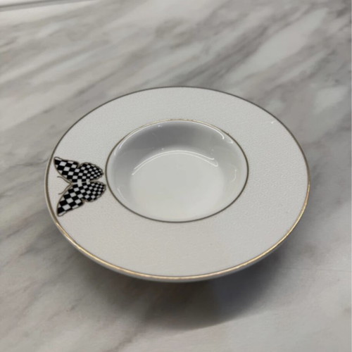 Small dessert plate in excellent condition