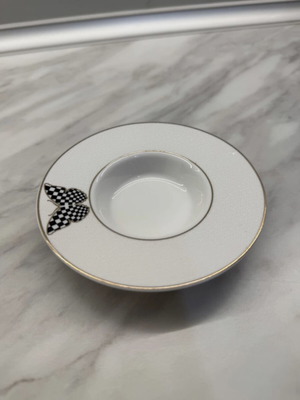 Small dessert plate in excellent condition