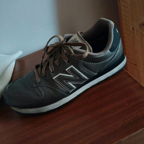 New Balance women's athletic shoes like new, brown multicolor size 39