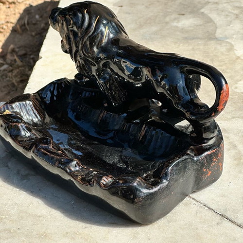 Ceramic vintage lion ashtray used, Made in Japan