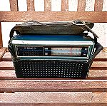  Crown 8 Transistor 2 Band Radio