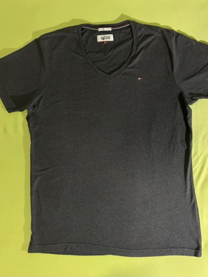 Tommy Hilfiger black t-shirt size L