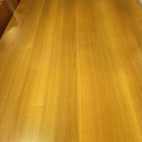 Extendable dining table with 4 chairs like new