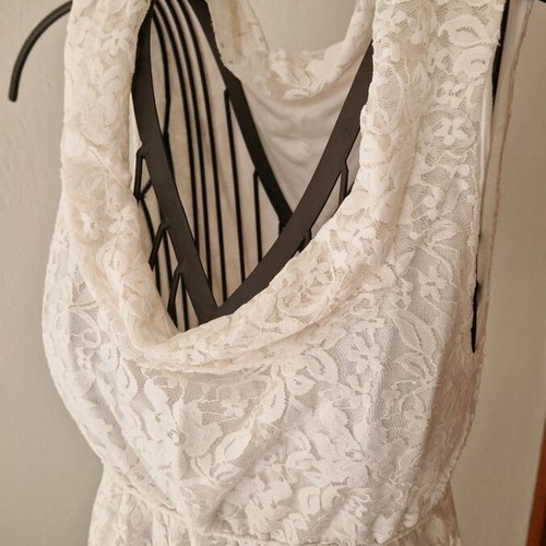 Sleeveless top with lace like new, white, size L