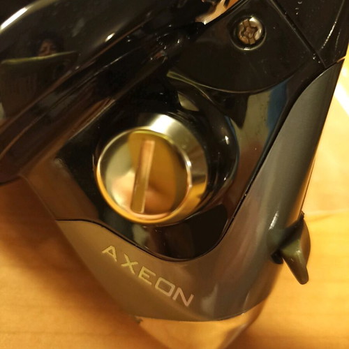 Okuma Axeon AXS 65 fishing reel like new with extra spool