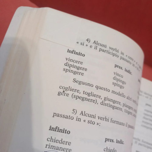 La lingua italiana per stranieri corso medio lezioni book used