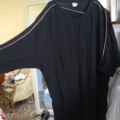 Saint Tropez Medium Black Kaftan Tunic like new, viscose