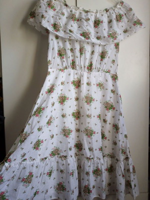 Cotton floral dress size M like new, white