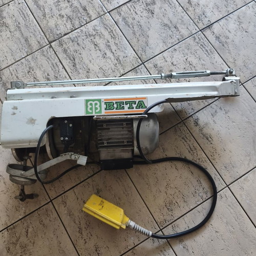 Beta Balcony Hoist like new, 200 kg capacity