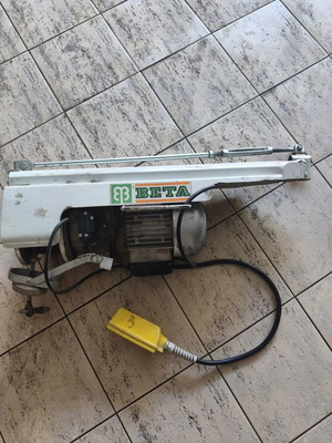 Beta Balcony Hoist like new, 200 kg capacity
