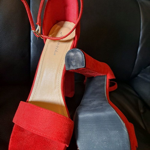 Mannika high red sandals like new, size 39