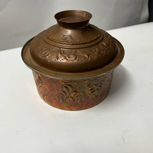 Copper collectible pot like new