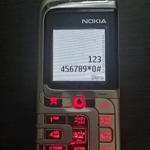 Nokia 7260 like new with original battery, cable and headphones