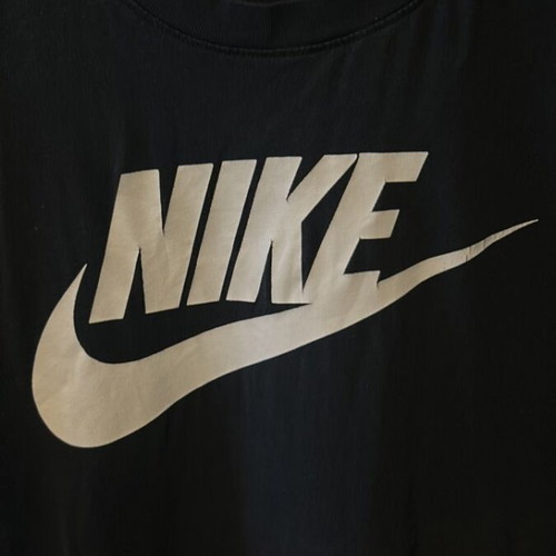 Nike T-shirt black size L like new with logo